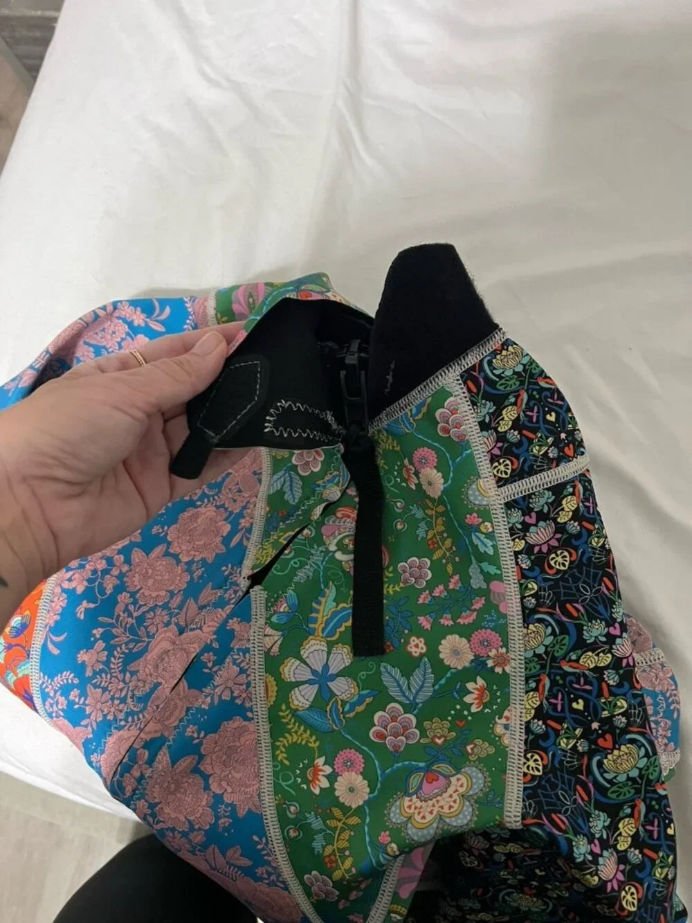 Cynthia Rowley Girls Floral Wetsuit Size 9/10 Patchwork Print